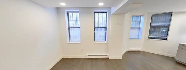 $3,050 / 1br - Fenway w/ Central AC + Private Off-Street Parking (Nov 1) (Boston)63996833801474122