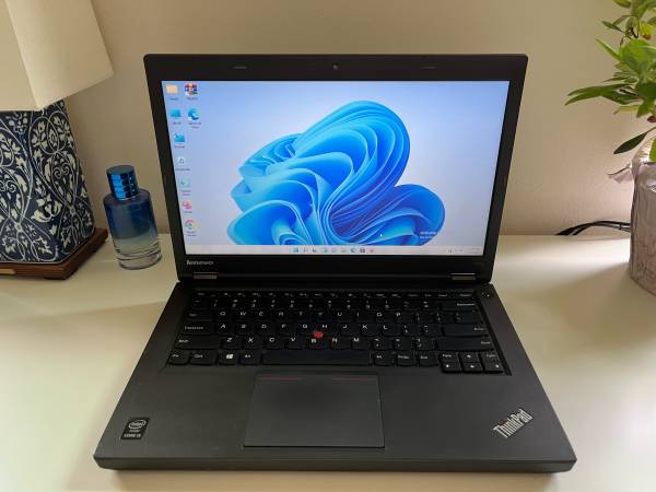 Lenovo ThinkPad i5 Quad core laptop computer windows 11 1