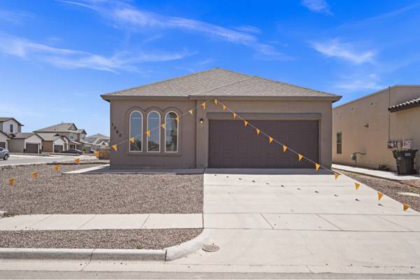 $1900.00 / 4br - 1562ft2 - Charming Single Unit Home in El Paso | 1060 Summer Rain St | $1900/mo63971417074434120