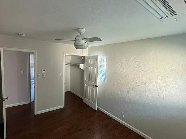 $610 / 1br - 700ft2 - *Apartamento de 1 dormitorio en Midtown con aire acondicionado central y estacionamiento – 1509 27th St #2✔ (Sacramento)63790713980291121