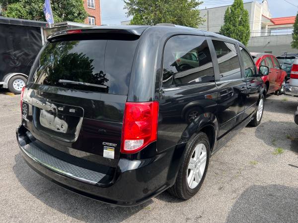 2012 DODGE GRAND CARAVAN CREW - $3,800 (Staten Island)63470889464833123