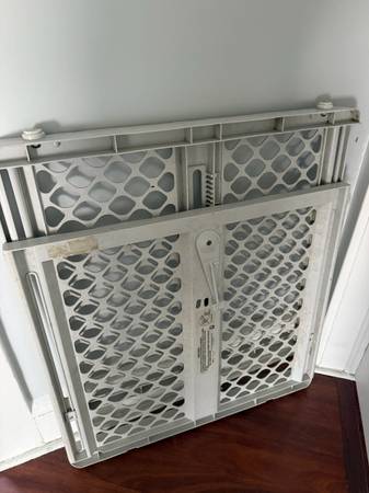 Pet gate 1