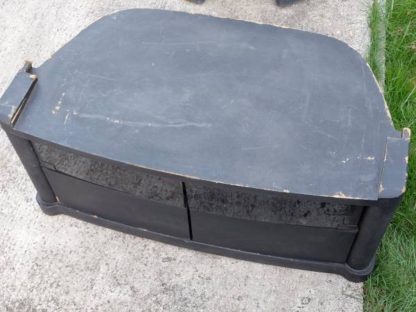 TV stand free 1