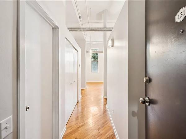 $2,550 / 2br - gorgeous loft style apt for rent (chicago)63898735142274122
