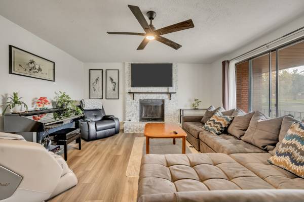 $620,000 / 5br - 2843ft2 - Taylorsville, Rambler, 5 Bed, 2 Car, .24 Acre, RV Parking, Work Shed (Taylorville)63674345844481121