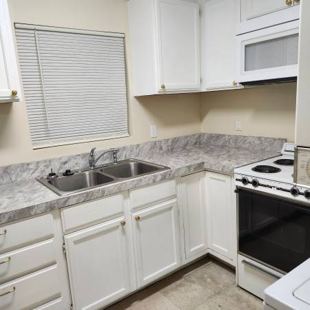 $750 / 1br - **Efficiency--Utilities Included ** (Columbus, GA)64018452147457121