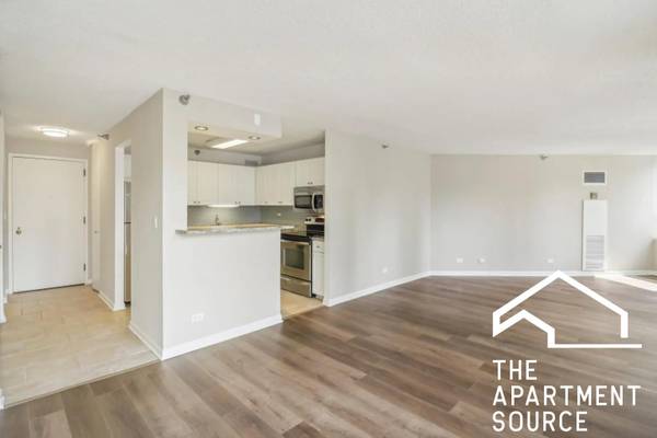 $3,872 / 2br - 1200ft2 - Wow.W/d in Unit-Cats Ok-Priced to rent-Super Bright-Can hold 45 days (Chicago)63781655326723122