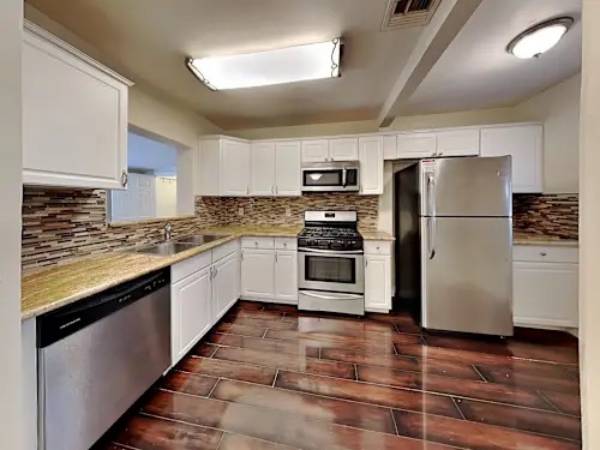 $1,099 / 3br - 1656ft2 - Dont Wast Time !! 3/2 Bed For Rent!! Come check it out!! (Phoenix)63623968978177124