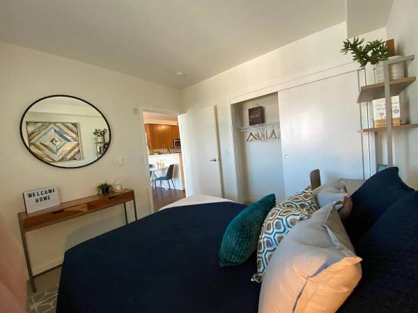 $1,699 / 1br - 633ft2 - Controlled-Access Building, Swanky Courtyard, Free Common Area Wi-Fi (Portland)64038877410819122
