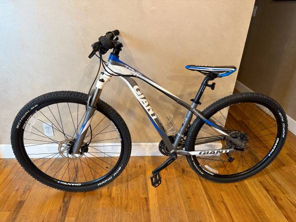 Giant Talon 29er Mountain Bike Bicycle sz Small 15.5” frame 1