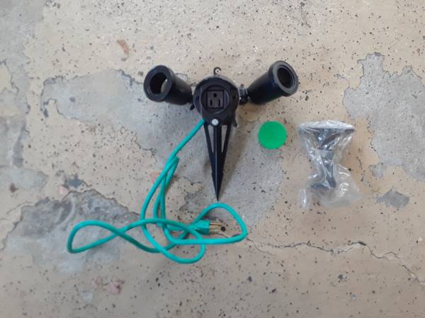 Metal Stake Landscape Light w/Outlet 1