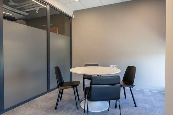 $49 Wauwatosa Virtual Offices – Impress Clients with a Prime Address (Wauwatosa)64151641222785122