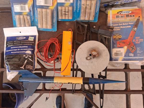 Model Rockets Engines Launch Pad Radio Control RC 1