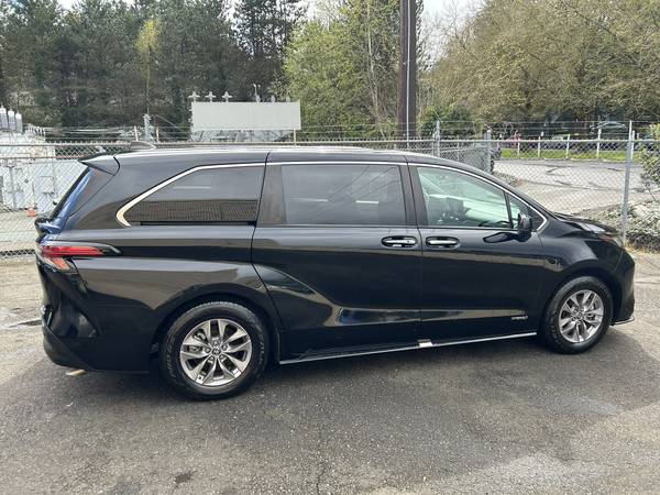 2021 Toyota Sienna XLE AWD Híbrido --1 dueño, título limpio, cuero-- - $35,950 (kirkland)63613934833793123