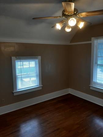 $1,150 / 1br - 750ft2 - One Block from Colorado College All Utilities Included (Downtown Colorado Springs)63687136613377122