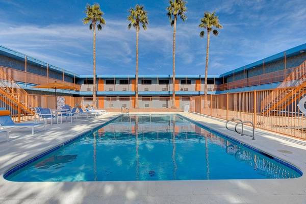 $1,099 / 1br - 550ft2 - 1bd 1ba, Courtyard, High-Speed Internet Access (4280 Escondido St. #103, Las Vegas, NV)63907025352707123