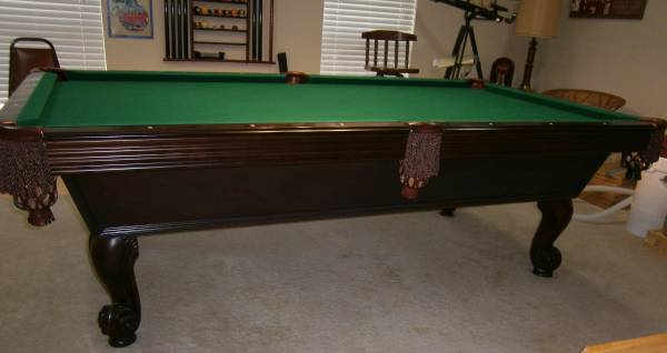 Olhausen 8' Pool Table - With light and accessories 1