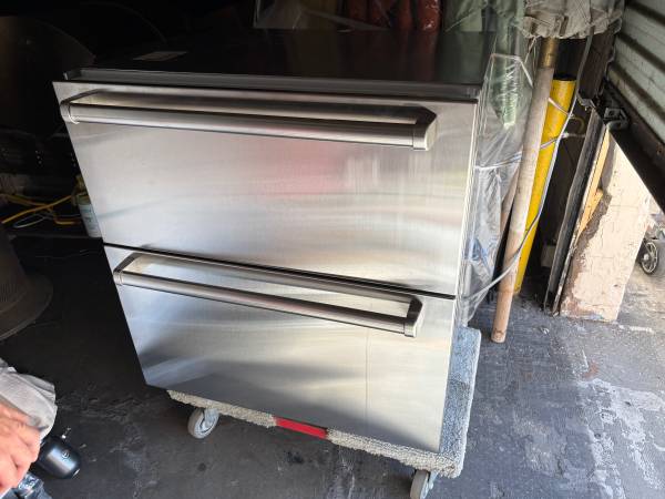 30” Subzero drawer refrigerator 1