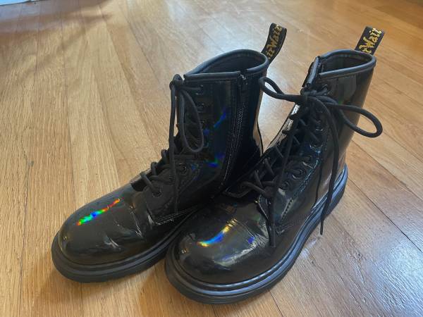 Doc Martens 1460 - Girl/Women size 5 - like new 1