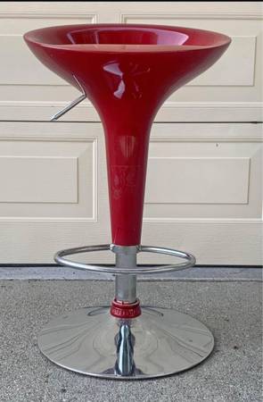 LIKE NEW!! **RETRO RED ADJUSTABLE STOOL CHAIR** 1