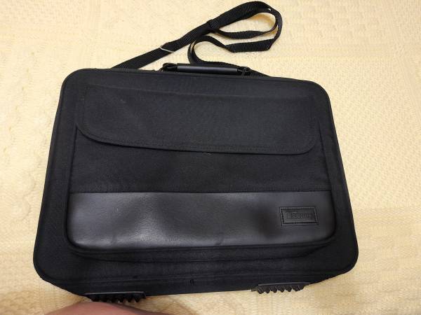 Excellent bookbag or computer bag 1