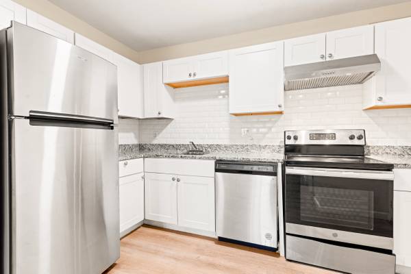 $2,150 / 2br - 850ft2 - 2 bed at 77 Arlington St (Framingham)63996544682371123