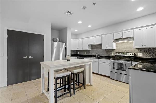 $1,300 / 1br - 1568ft2 - Large Loft condo in the heart of Providence. This condo captures all (Providence)64002993482883120