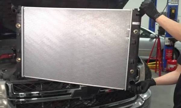 2007 Silverado Radiator 1