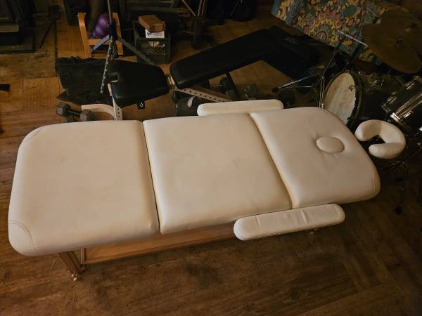 Massage table 1