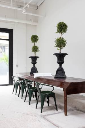$3,700 / 15000ft2 - LGD Courtyard Facing Studio/Office/Retail For Lease (Lower Garden District)63792170436483120