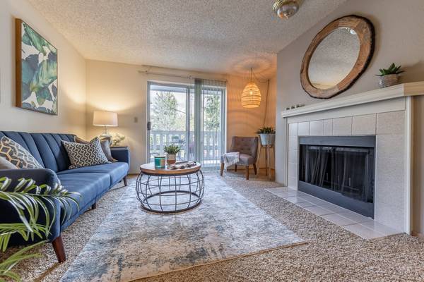 $1,825 / 2br - 934ft2 - Country Glen Apartments $1000 RENT CONCESSION (Kent)63929301673859120