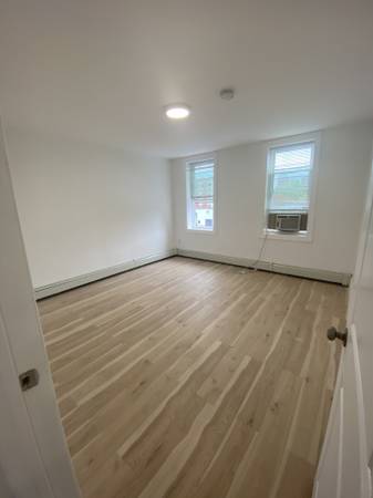 $3,000 / 2br - East Boston 2 Bed/1 Bath | In-Unit Laundry | Steps to Ma (East Boston)64034777736705122