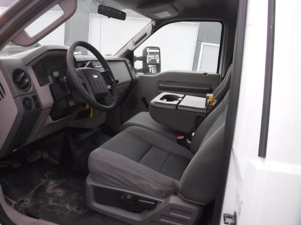 2009 Ford F-550 Super Duty - Photo 9