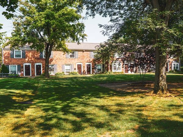 Large Closets, Covered Parking, Public Transportation 1