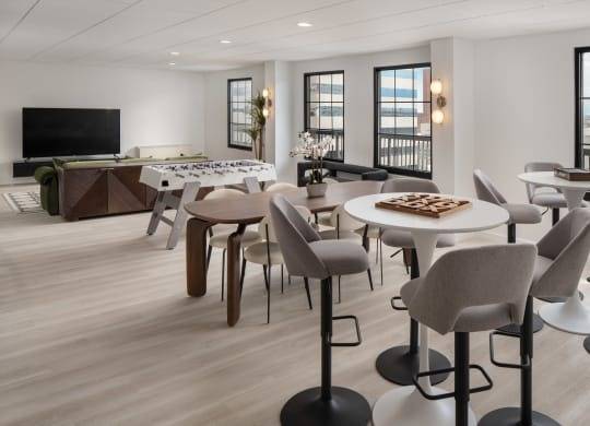 $1,235 / 400ft2 - Controlled Access/Gated, Clubroom, City View Deck (301 W Lombard St , Baltimore, MD)63694927185411123