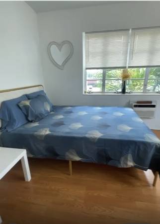 $49 / 1br - PRIVATE ROOM IN North Bay Village (North Bay Village)63825135714051120