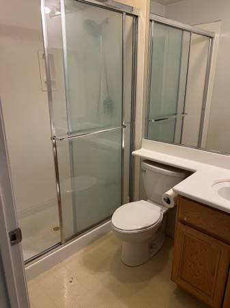 $1,250 / 1br - Room with private bathroom (dublin / pleasanton / livermore)63868152795395121
