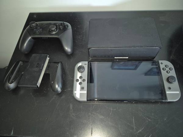 Nintendo Switch OLED 1