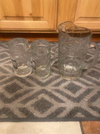 Vintage Anchor Hocking pitcher with two vintage commemorative beer mug 1