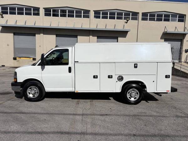 2019 Chevrolet EXPRESS 3500 CUTAWAY - Photo 5