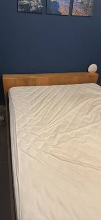 Queen Bedframe w/ Matching Nightstands 1