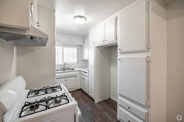 $1,850 / 1br - 700ft2 - 15357 Bellflower Blvd  offering, 1-bedroom (Bellflower)63998005107971121