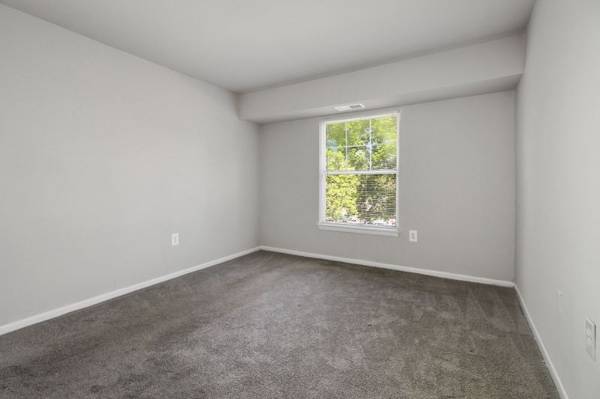 $1,750 / 3br - Situated in Lochearn!, 3bd 1.5ba, On-Site Parking (6810 Lantern Hill Dr, Lochearn, MD)63694446790785121