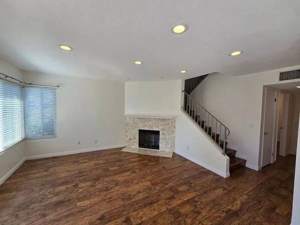 $2,195 / 3br - 1236ft2 - Elegant 3bedroom for rent (10725 Lisa Meadows Dr UNIT A, Santee, CA 92071)63932990010115121