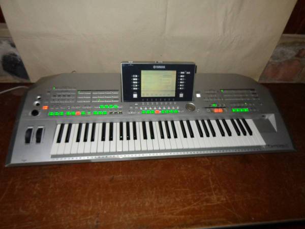 Yamaha Tyros II Workstation - 1
