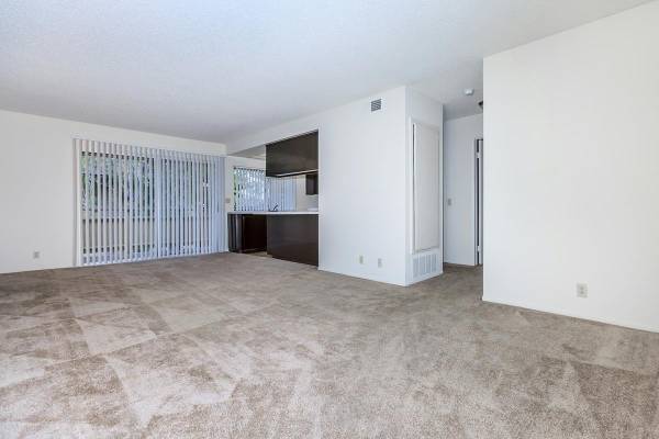 $2,450 / 1br - 851ft2 - Two Soothing Spas, Playground, Great Location, Four Swimming Pools63800304727555122