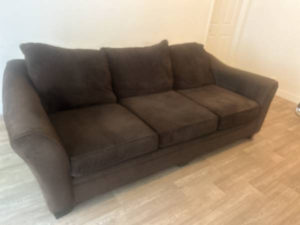 Free Couch 1
