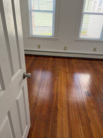 $2,400 / 4br - looking  for 3 roommates (revere MA)63996834165250122