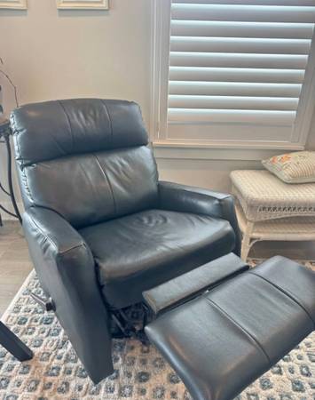 Two Southern Motion Rocker Recliners -Brand New 1