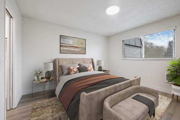 $2,050 / 2br - 948ft2 - Close to Downtown Renton, Near Linear Park, Spacious private decks (Renton)63808084323331121